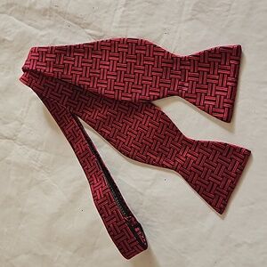 JOSEPH A BANK Executive Collection Silk Self Tie Bow Tie Red Blue Print